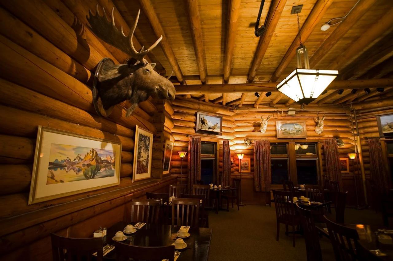 Num-Ti-Jah Lodge Lake Louise Exterior photo